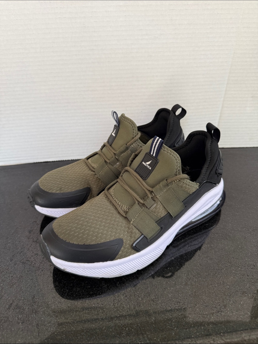 Nautica Men's Neptune Olive Green Sneakers Size 8.5